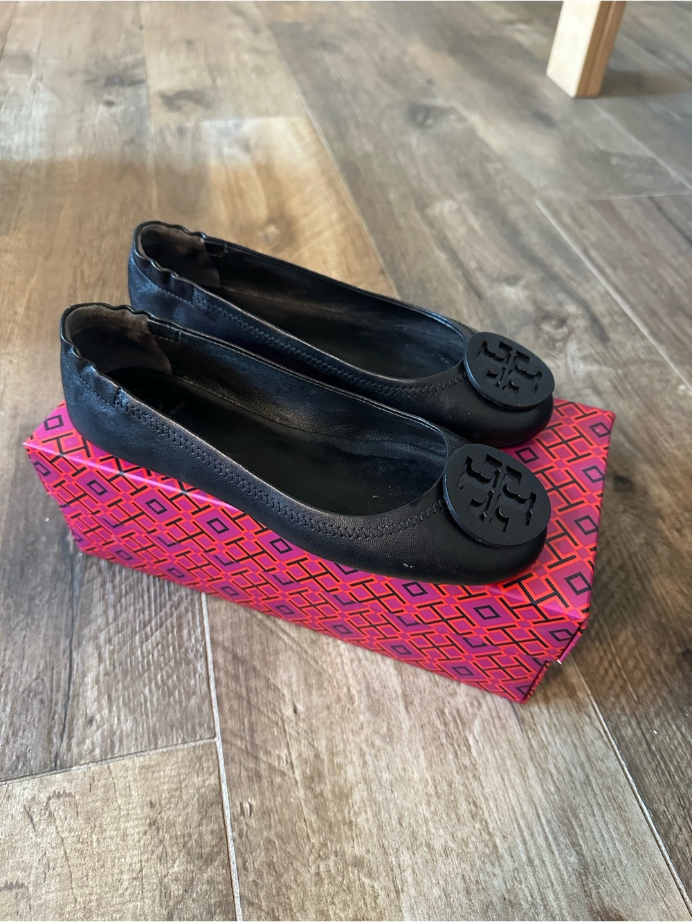 Tory Burch Black Minnie Travel Leather Logo Ballet Flats